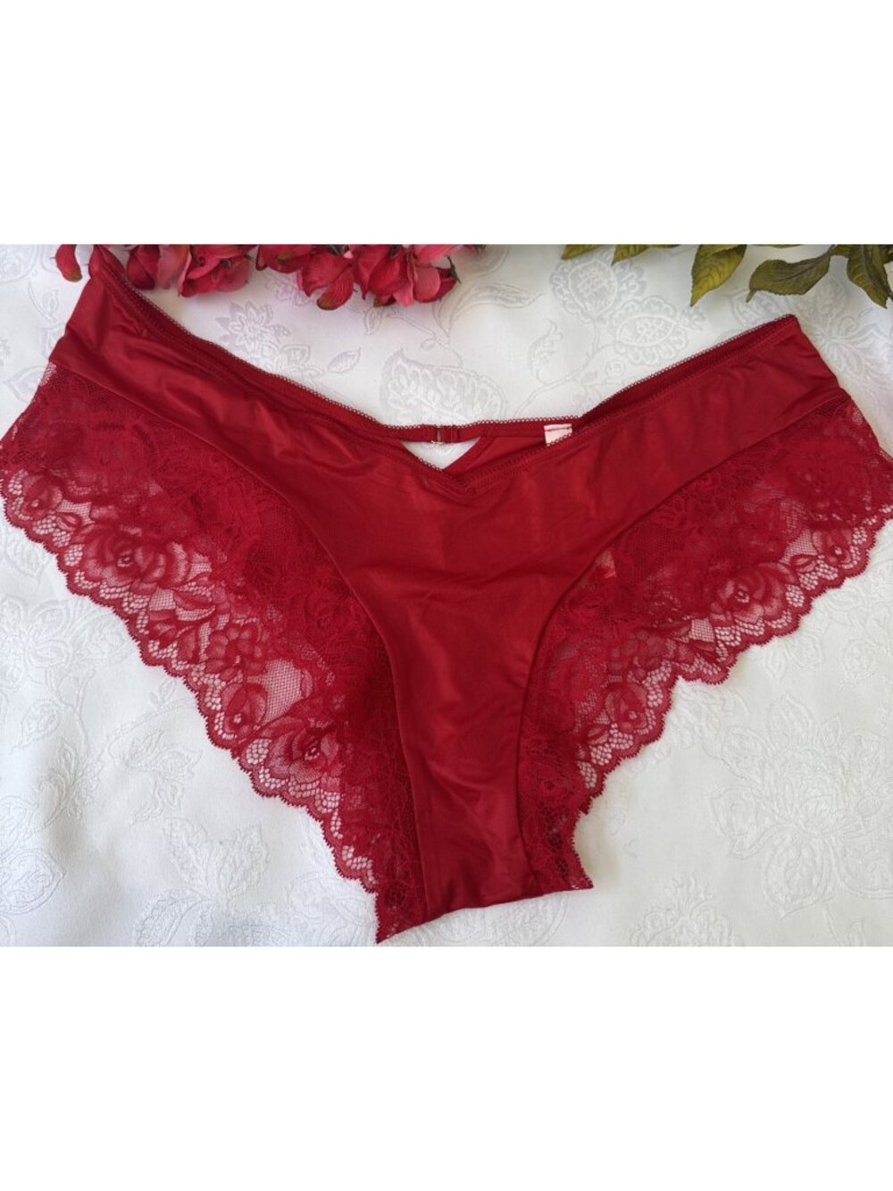 VICTORIA'S SECRET XL RED VERY SEXY SILKY CUT OUT CHARM BACK CHEEKY PANTIES NWT